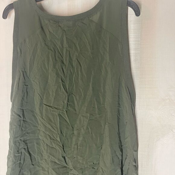 Torrid dark green tank top, size 2‎ - Picture 9 of 13